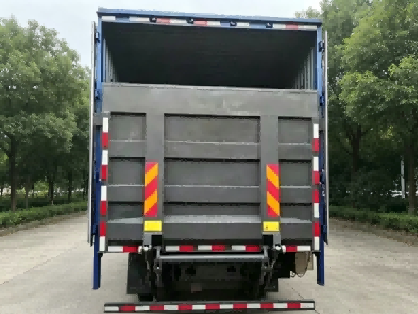 Głębokie nurkowanie w branży: konfrontacja materiałów inżynieryjnych – inteligentne panele kompozytowe kontra stal o wysokiej wytrzymałości kontra stop aluminium